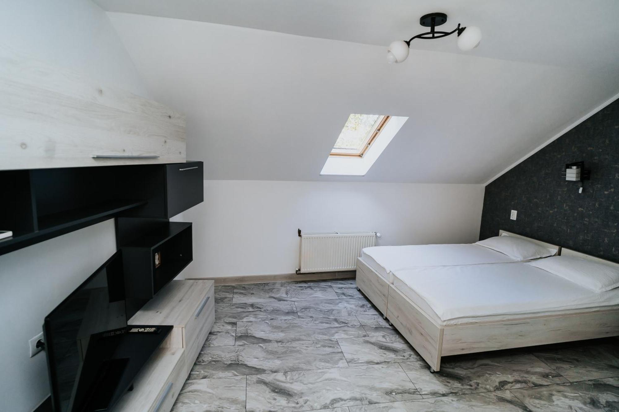 Apartment Attic Sibiu Bagian luar foto