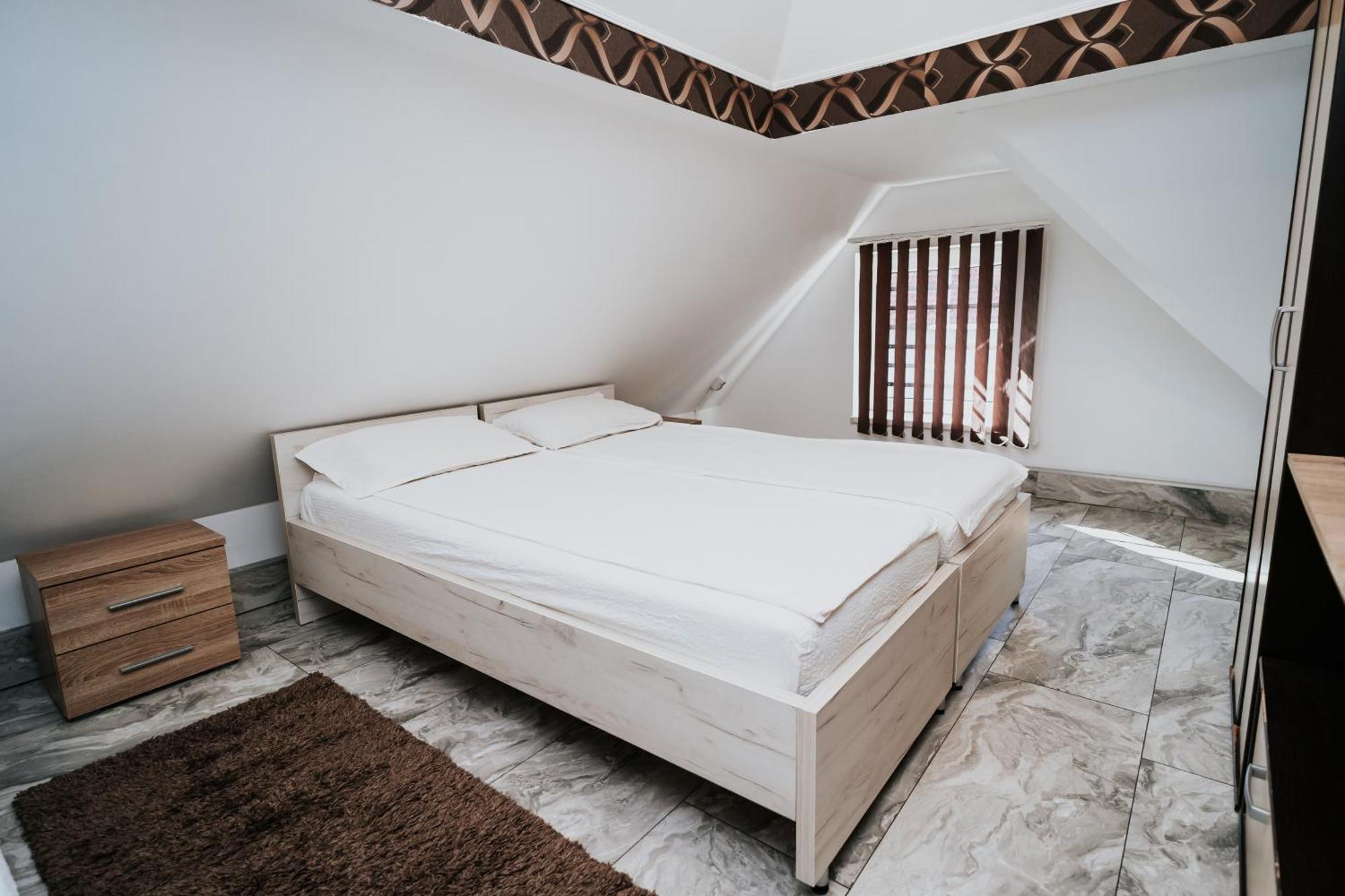 Apartment Attic Sibiu Bagian luar foto
