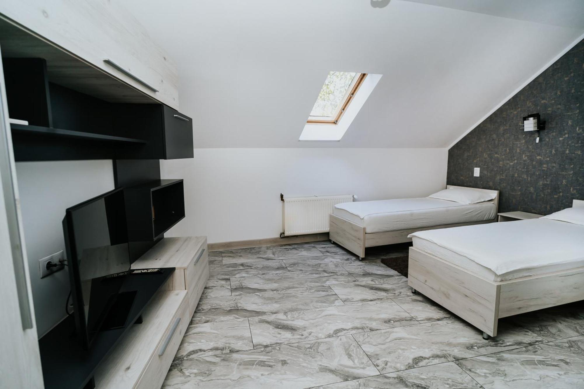 Apartment Attic Sibiu Bagian luar foto