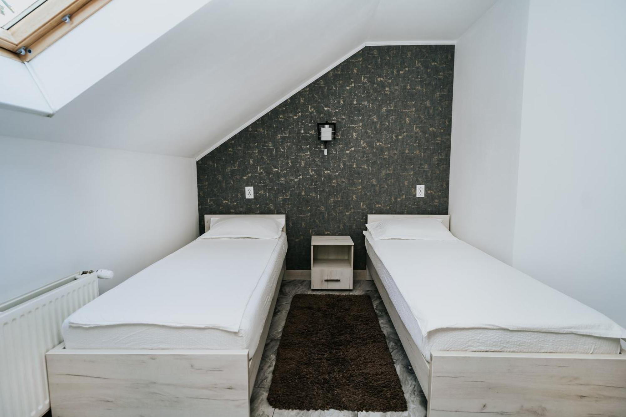 Apartment Attic Sibiu Bagian luar foto